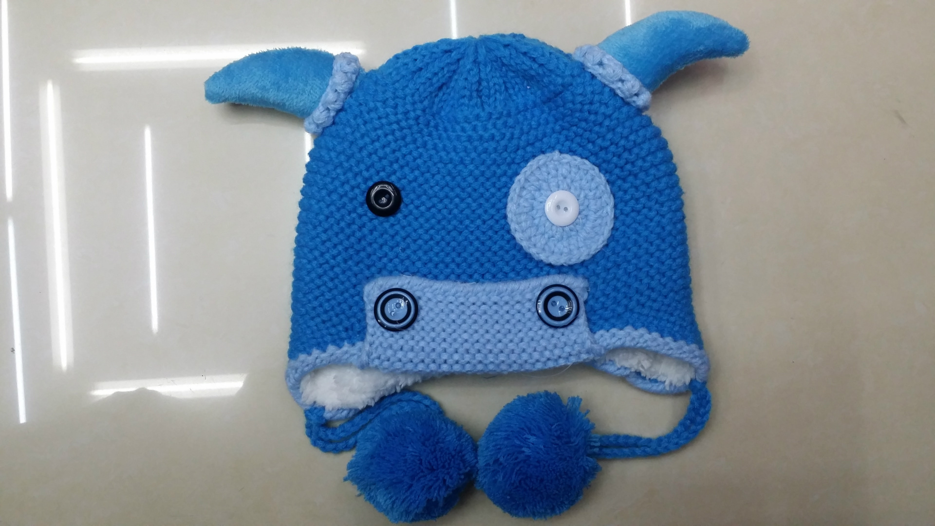 儿童针织冬帽批发 手工钩花牛角