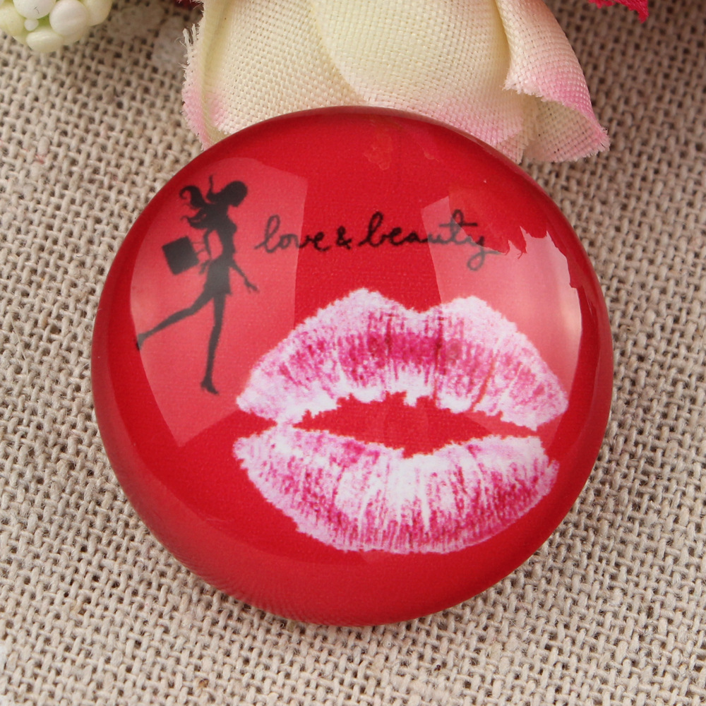 欧美热卖 红色嘴唇14mm圆形玻璃贴片 工厂直销 大量批发