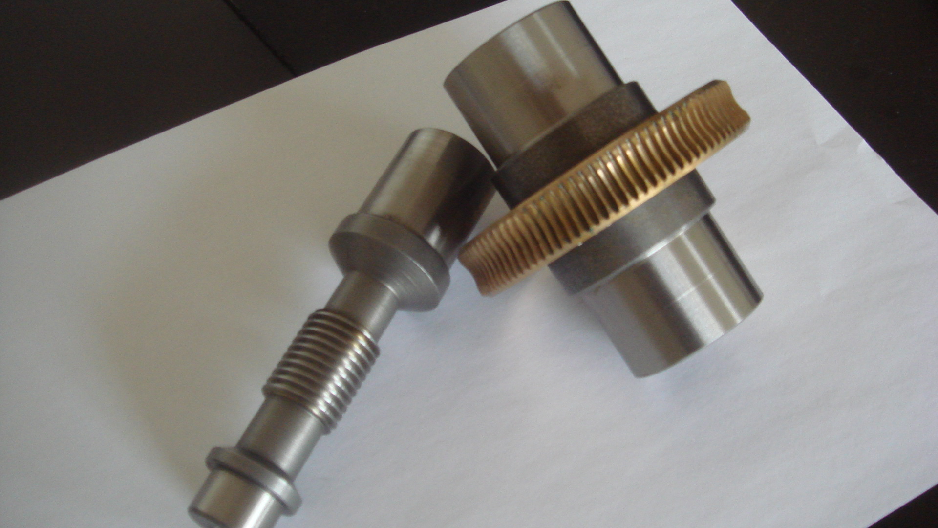 花键轴,螺旋伞齿轮,盆角齿,后桥齿轮,蜗轮蜗杆等,产品涵盖铸铁