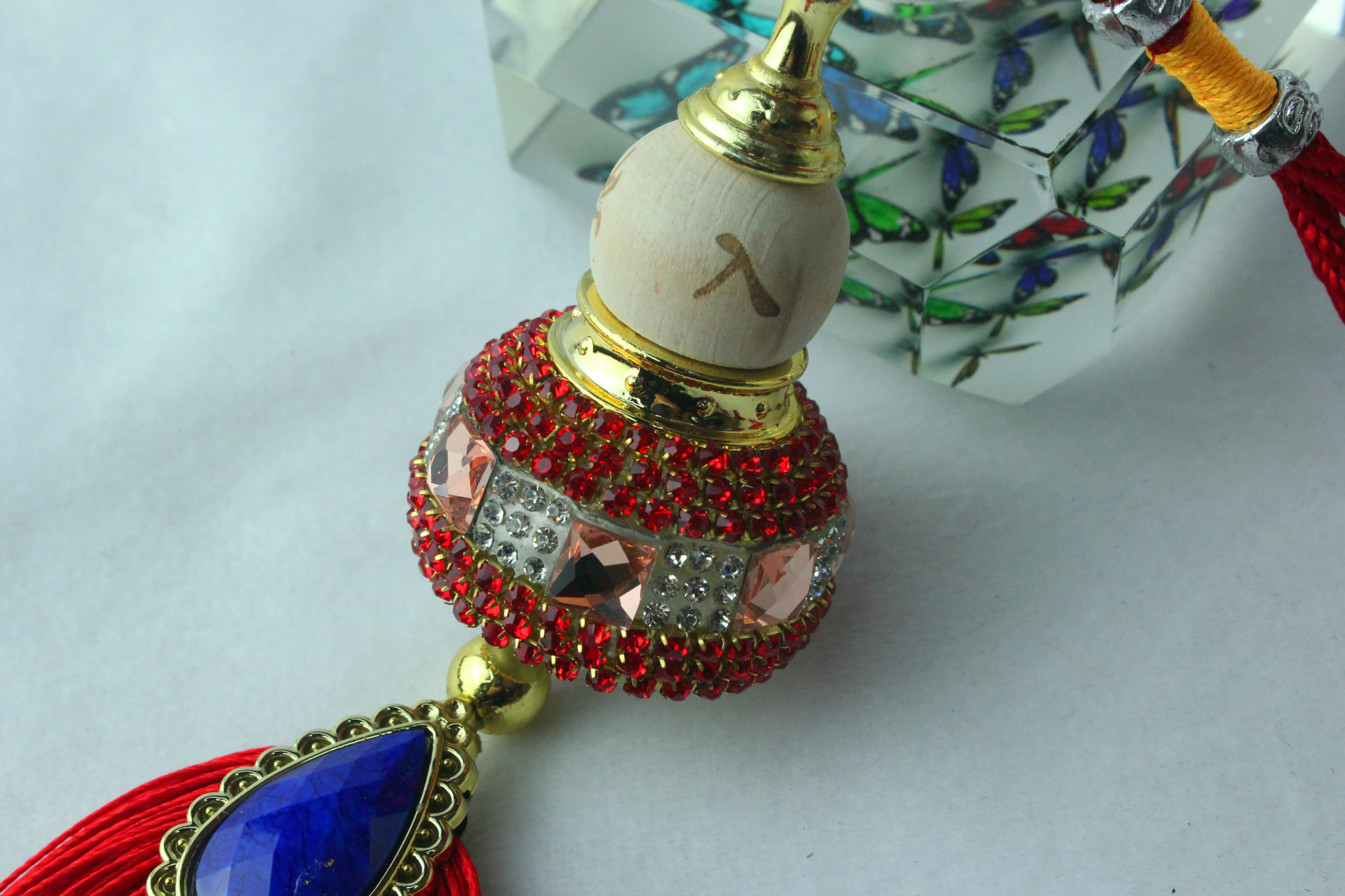 精品推荐 水晶香水葫芦汽车挂件饰品 高档纯手工贴钻汽车内饰用品