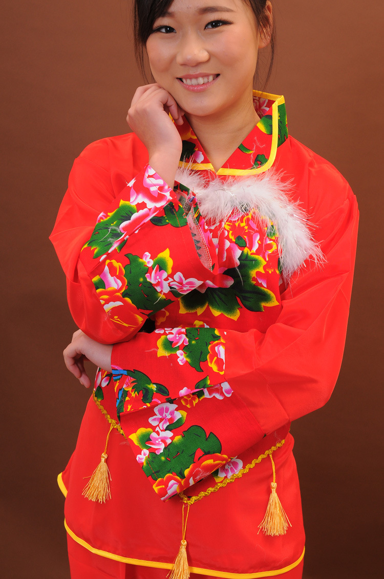 厂家批发毛边大红喜庆陕北秧歌服打鼓庙会服装女话剧舞台演出服
