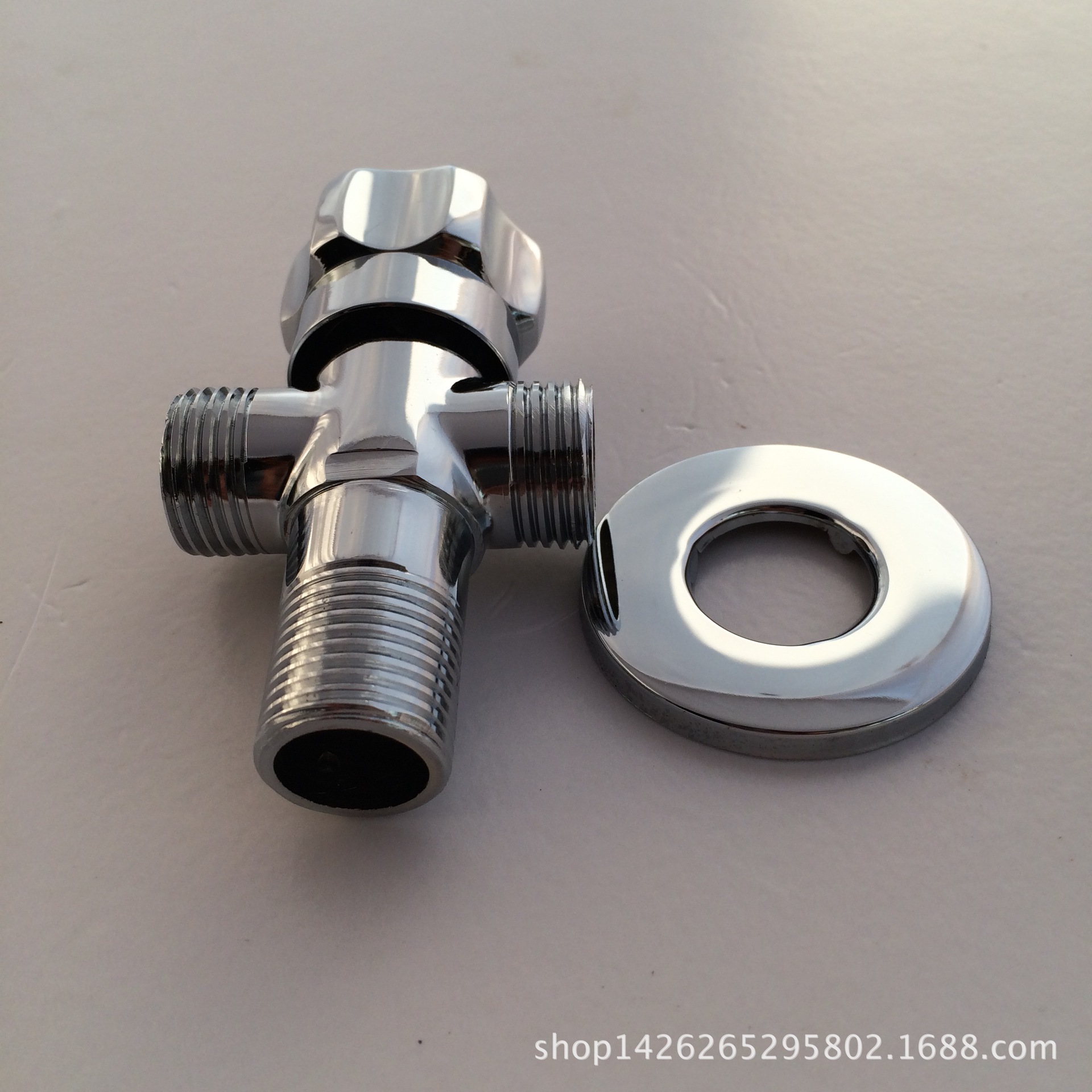 厂家直销 全铜双出水三角阀 马桶面盆厨房热水器等通用冷热三角阀