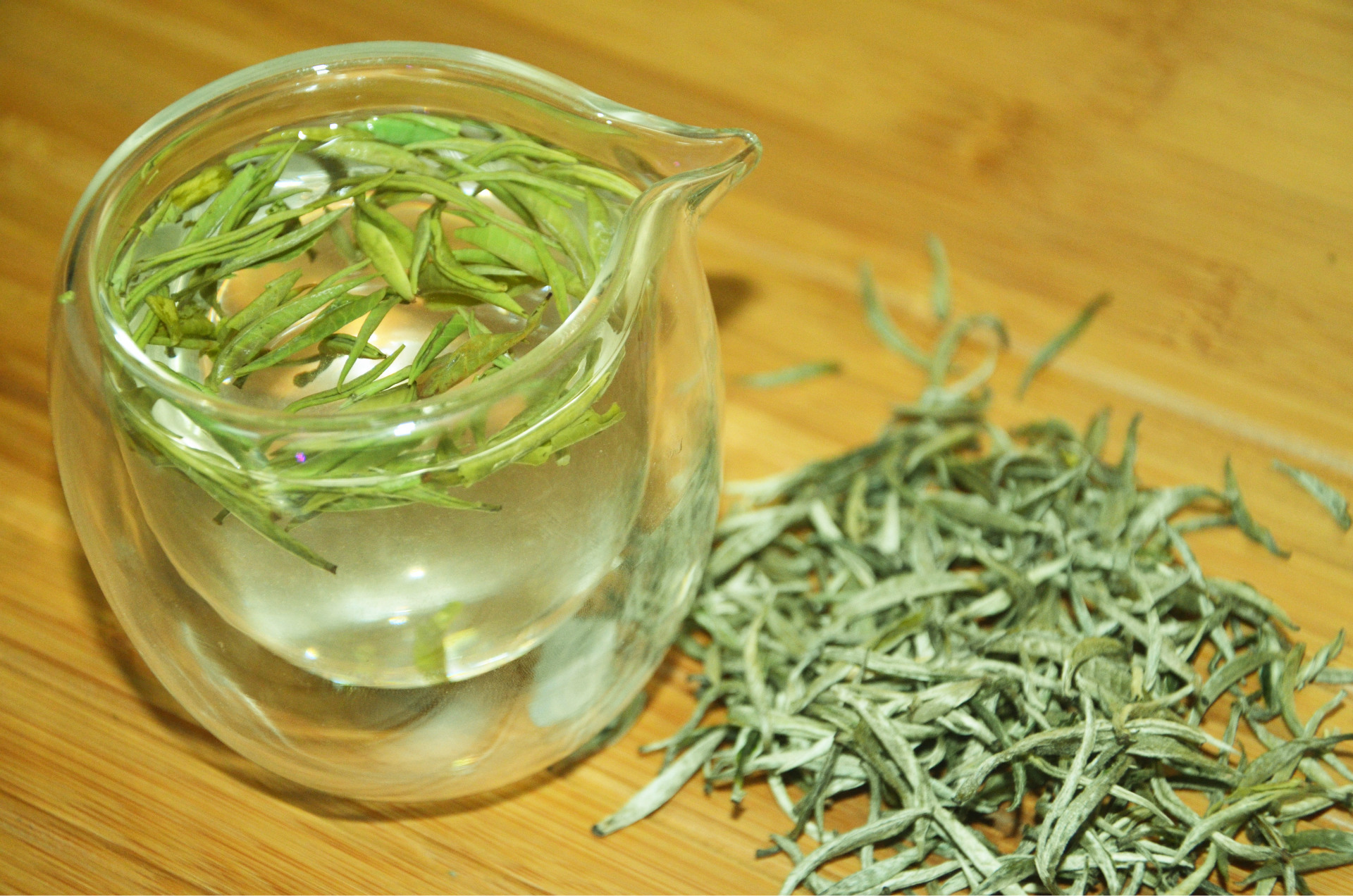 净,干度100泡 法5克,水温75～80度级 别特级口 味清甜甘爽凌云白毫茶