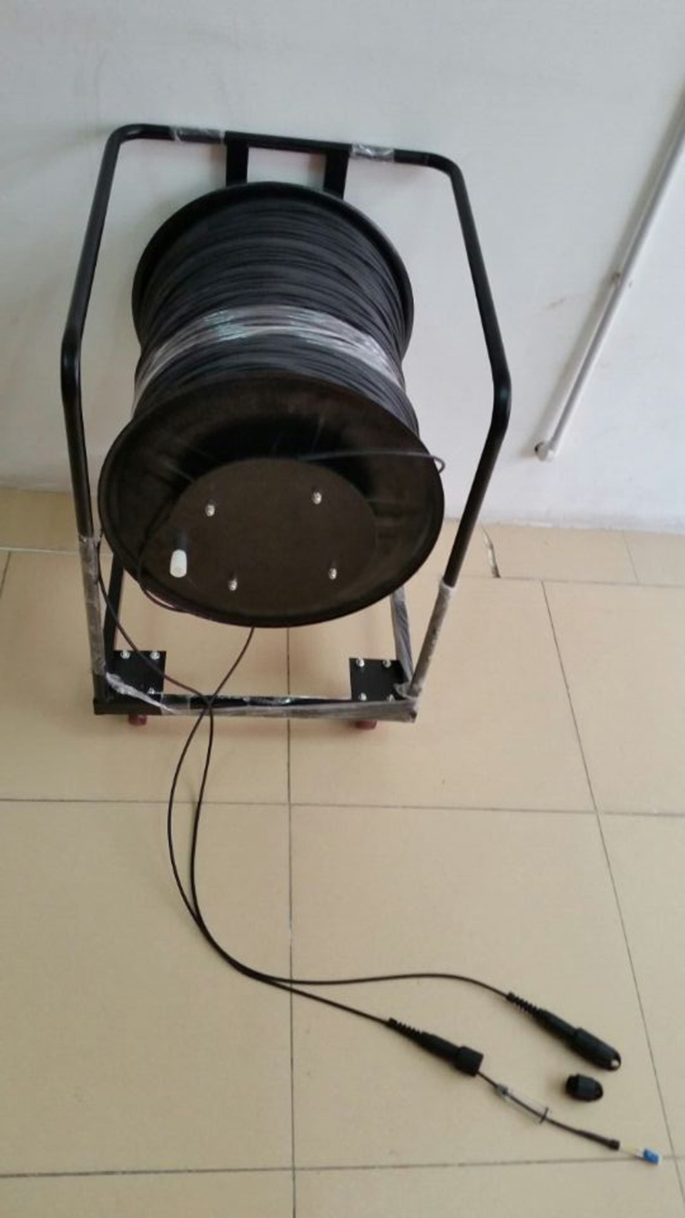 多芯tpu室外光纤跳线配移动野战光缆盘(带刹车,滑轮,档位)