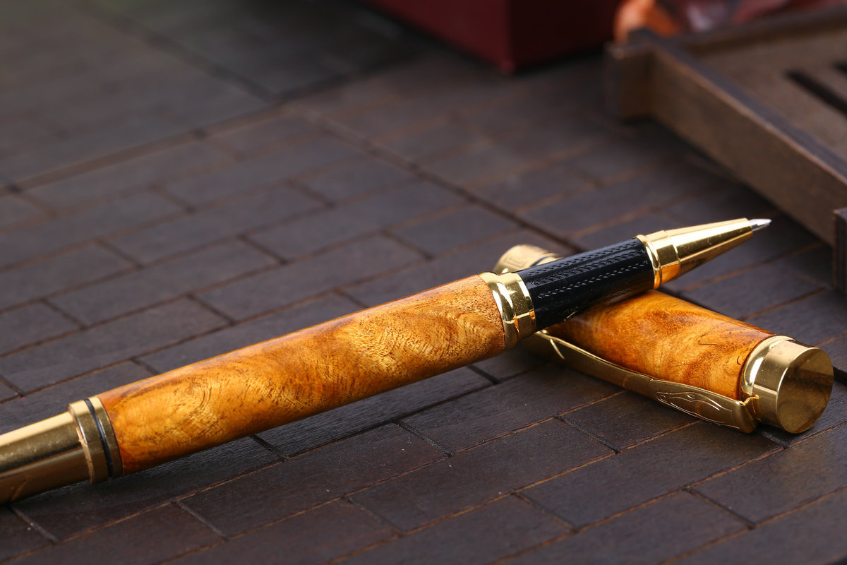 直销供应 黄金樟精品圆珠笔 高档礼盒套装圆珠笔