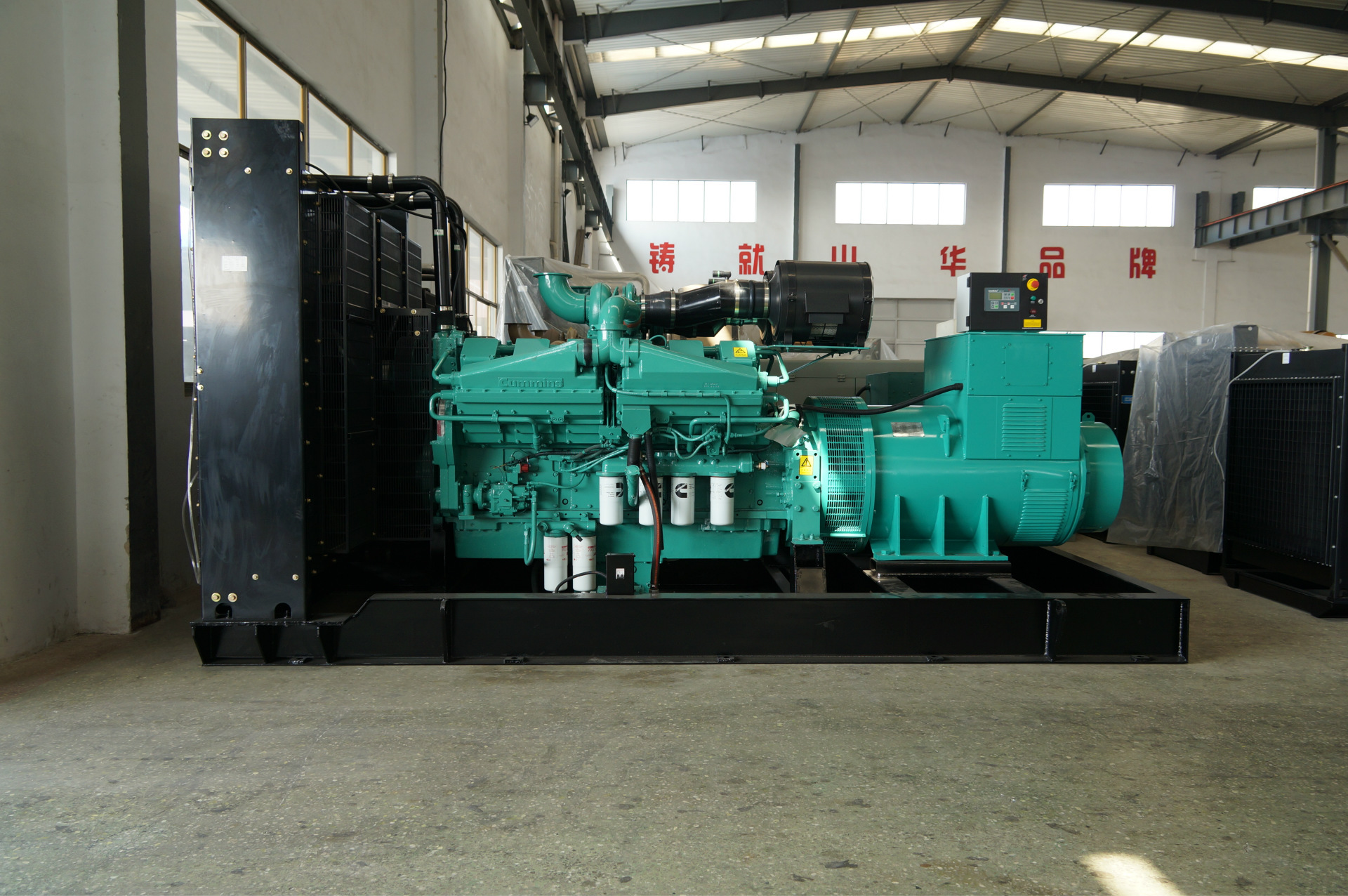 供应康明斯1000kw柴油发电机组/发电机生产出口基地