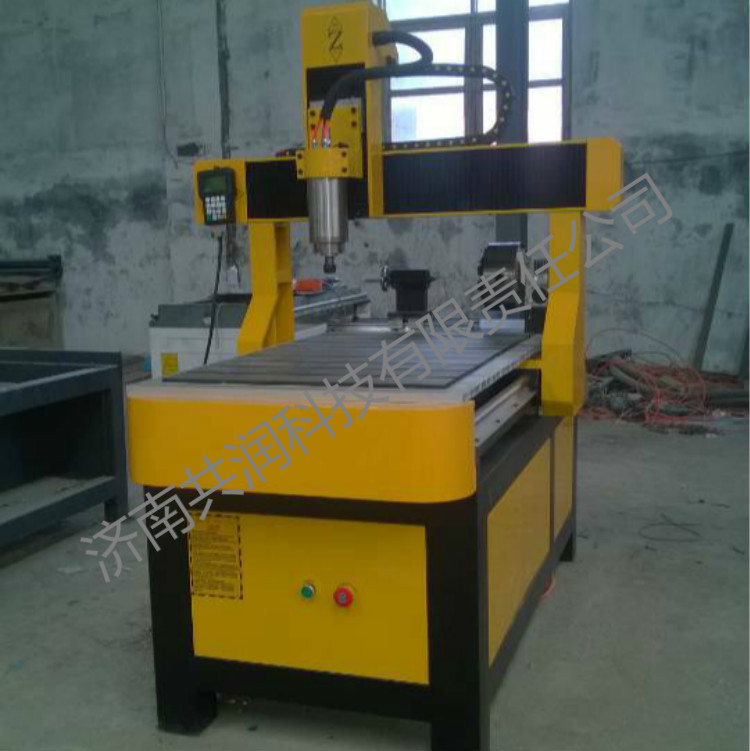 6090雕刻机 胸牌雕刻机 橄榄核 小型CNC数控雕刻机木雕