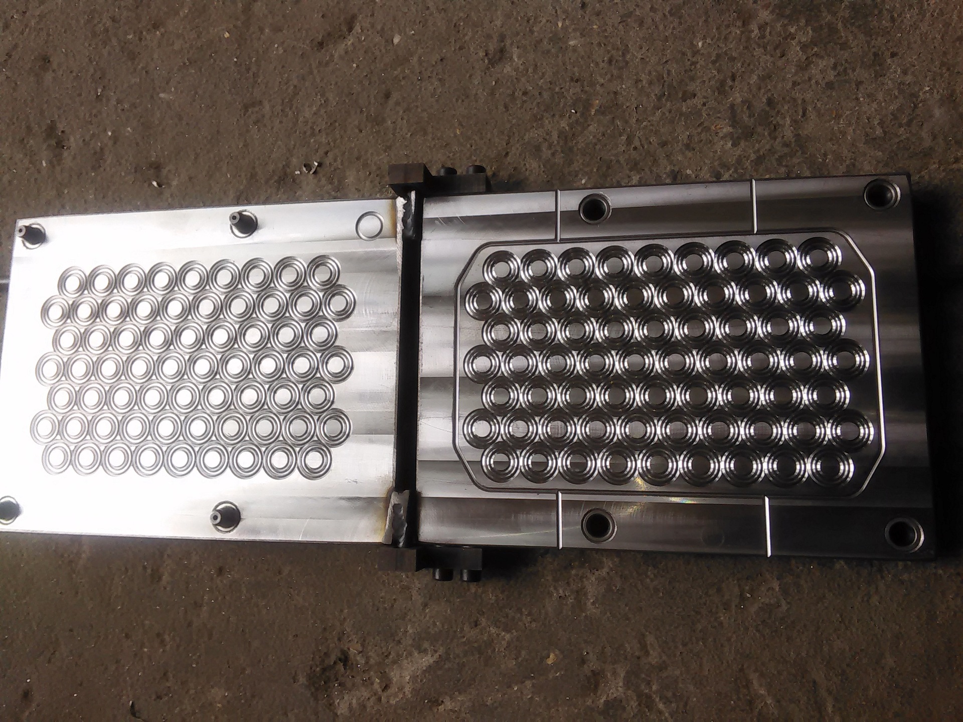 厂家供应模具,橡胶模具,硅胶模具,o型圈模具,杂件模具等