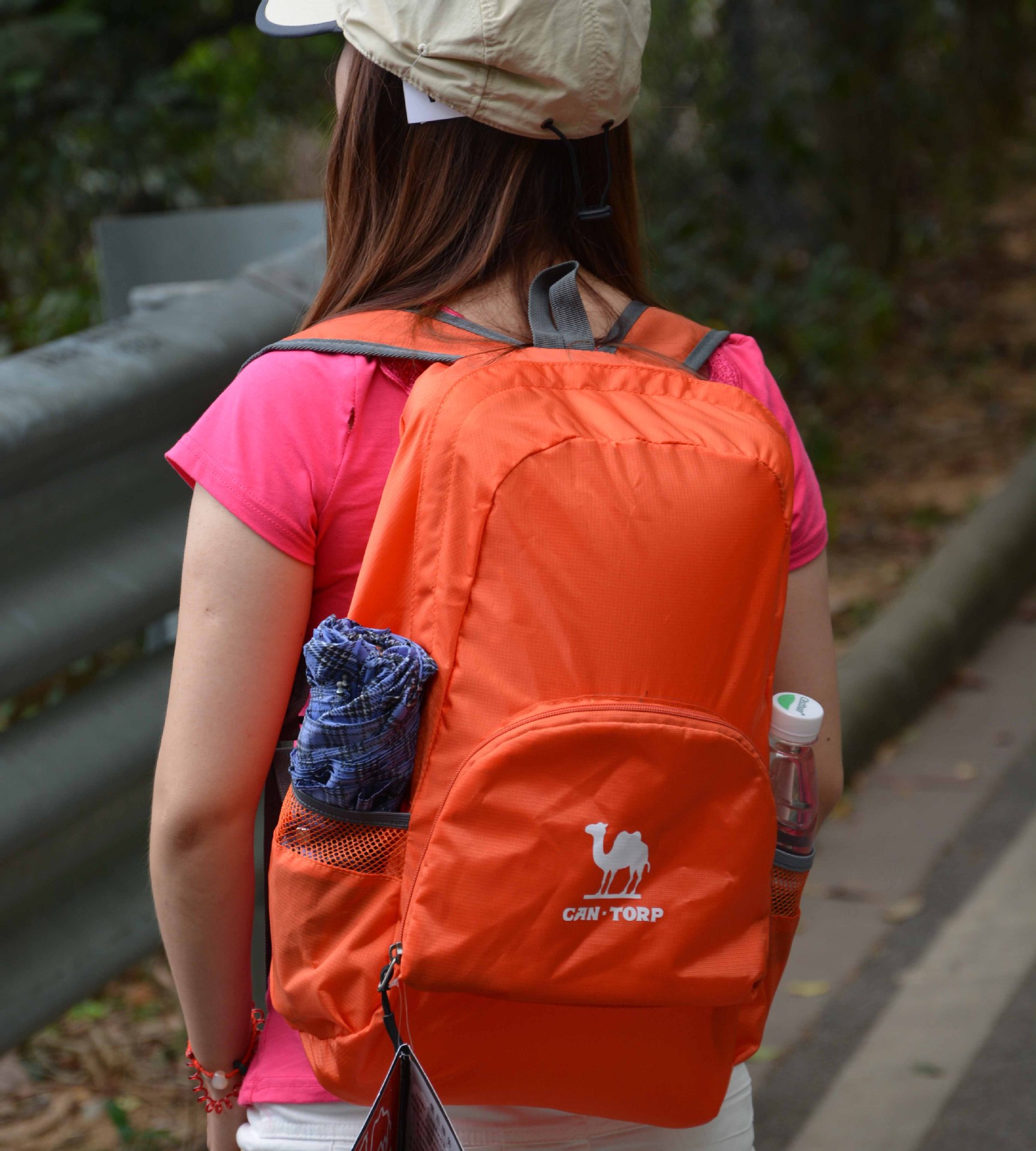 外贸骆驼运动户外旅游折叠收纳背包双肩包皮肤包批发定制一件代发