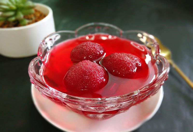 冰镇杨梅汤 福库电饭煲带给你的酸甜冰凉