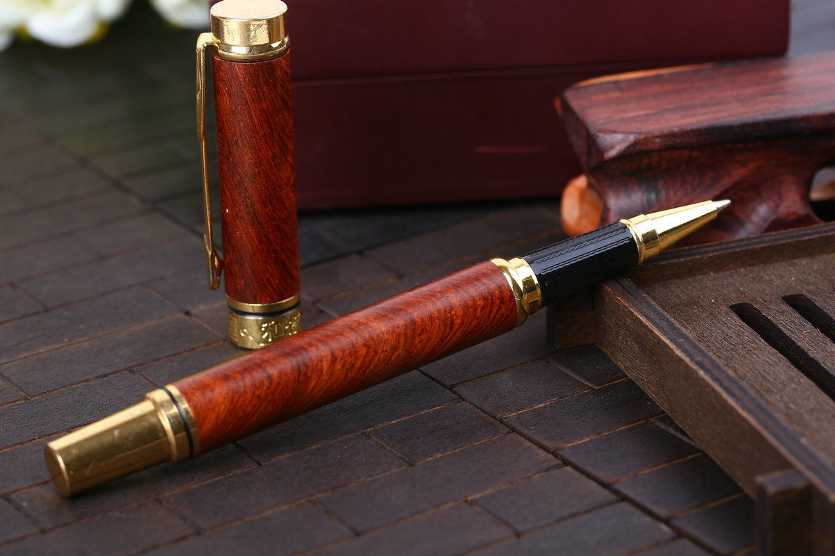 企业首页 最新供应 精品推荐 长期销售 大叶花梨圆珠笔 磨削商务签字