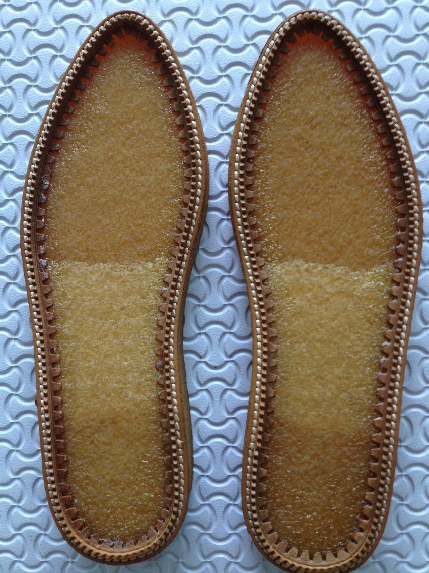 烟胶底,生胶底,橡胶鞋底,鞋底