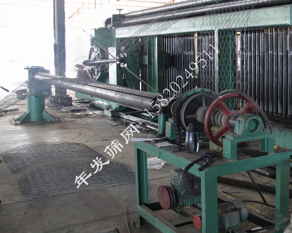 年发筛网厂批发价出售高质量河堤防泄石笼网 六角雷诺护垫