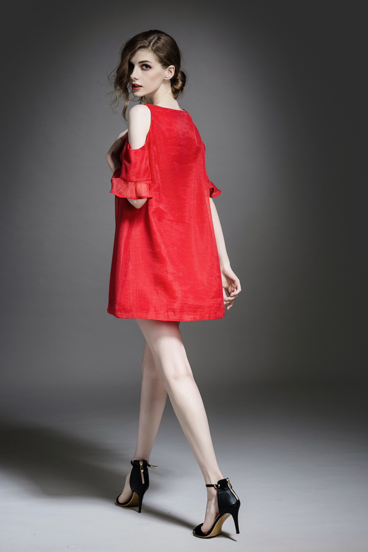 缪可2015夏季新款欧美女装 美女人头露肩荷叶袖连衣裙tcg1843