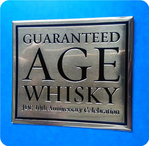 铭牌 电腐蚀 由pvc ,pc,亚克力或铝材等材料通过丝印印刷等工艺印制