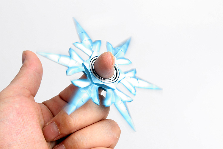 lol周边 战争女神希维尔 冰雪风暴 旋转飞镖 武器模型道具图片_7