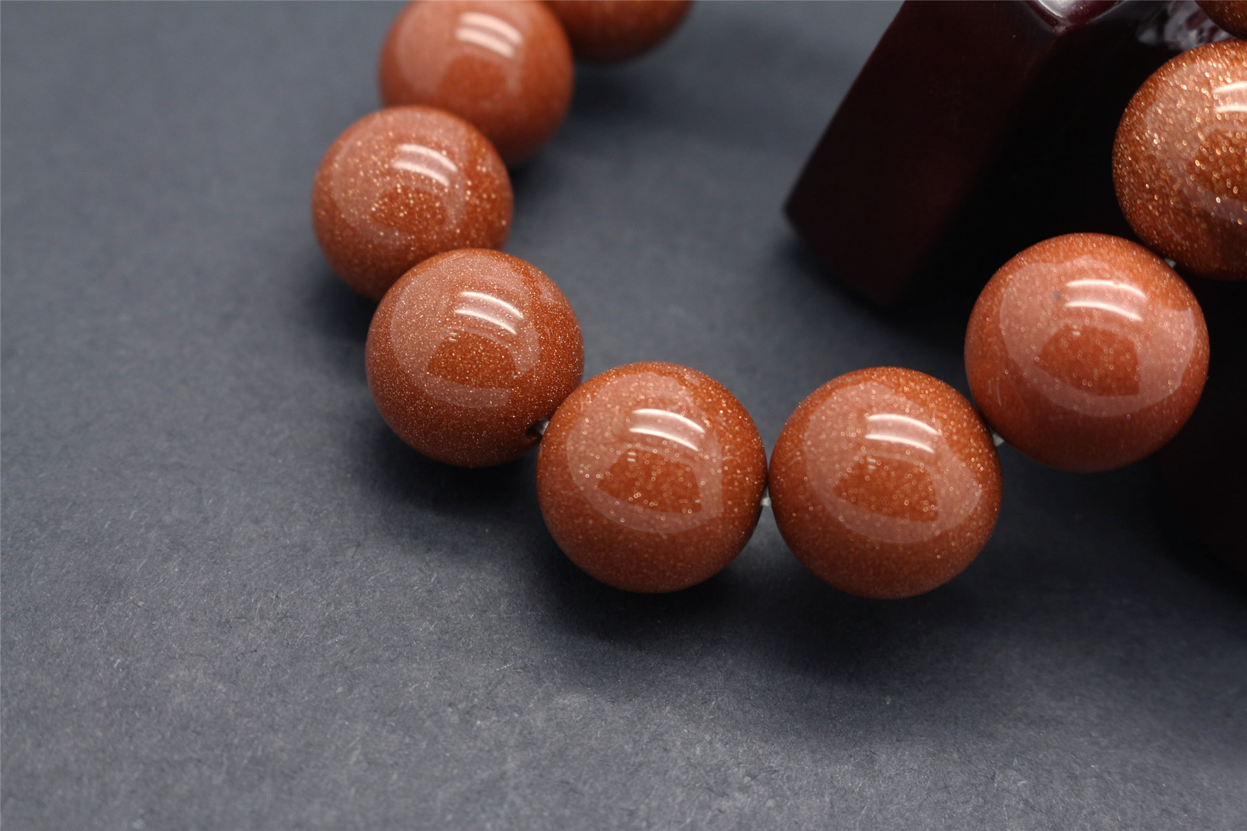 直销天然a货金沙石手链 16mm男款金砂石串珠手链 宝石手链手饰