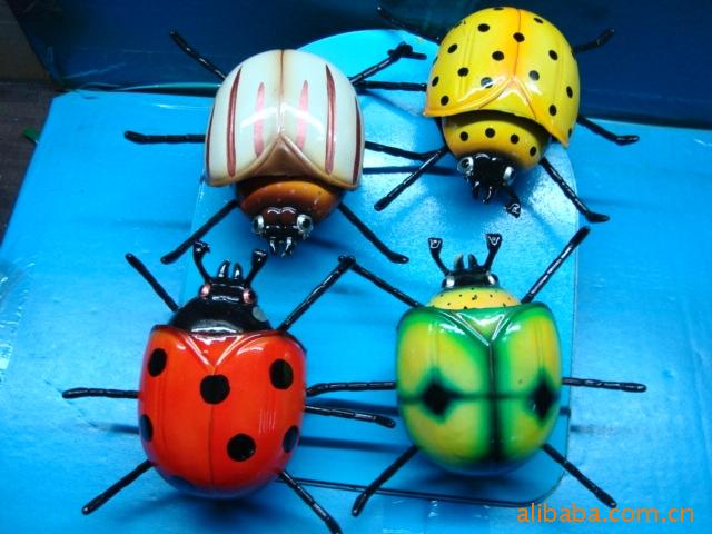 小额批发 仿生手工彩绘冰箱贴(瓢虫)