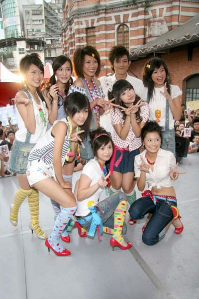 07黑涩会美眉花衣秋装搭配 真绝!